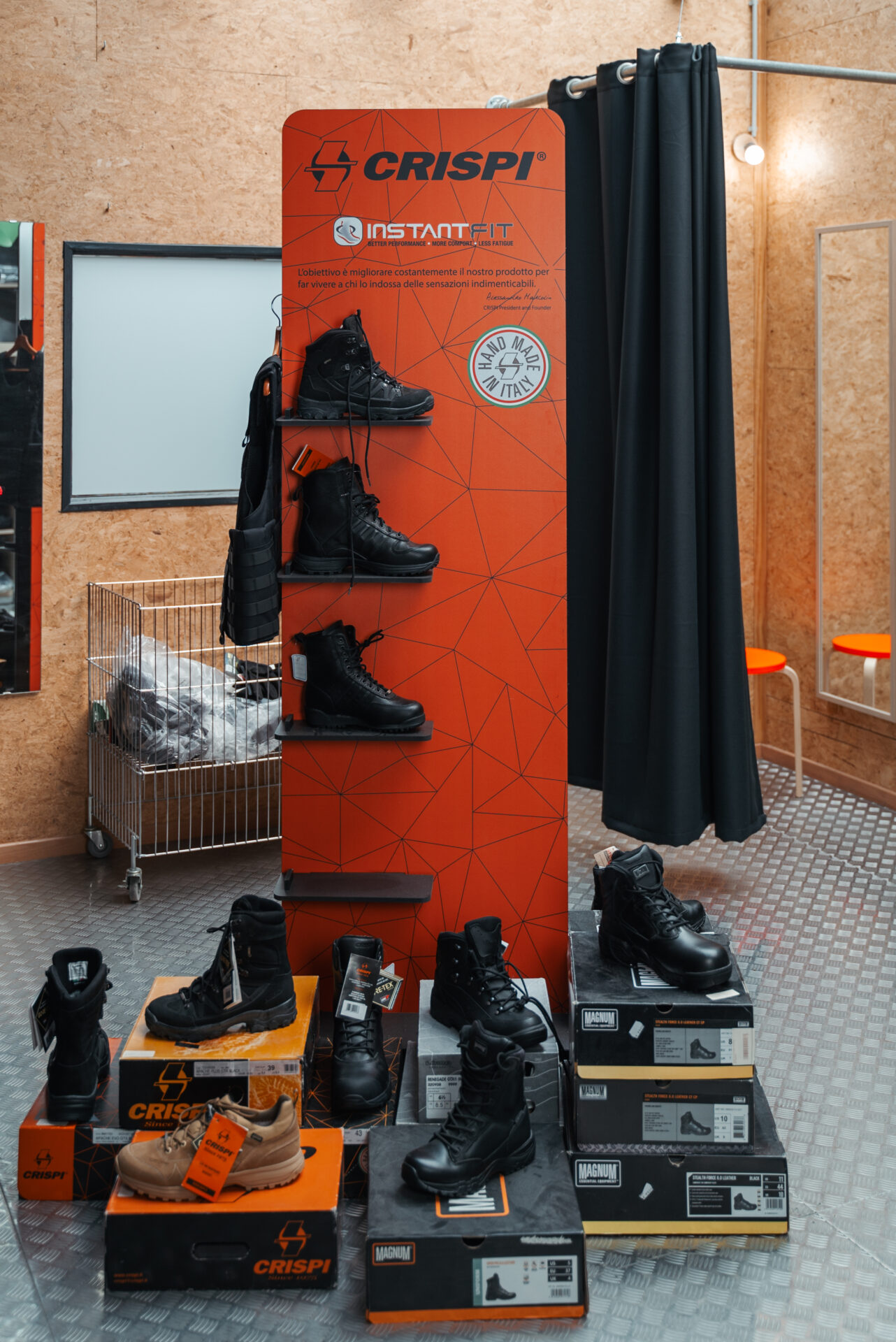 Showroom Pro Tactical, spécialisé dans le textile personnalisé de sécurité